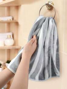 1/2/8/12pcs Extra Large Bath Towel Set, Luxurious Soft Striped Pattern Extra Large Bath Towel, Super Absorbent And Quick Drying, Suitable For Daily Use, Shower Towel, Ultra Soft Bath Towel, Suitable For Home Bathroom, Ideal Bathroom Supplies. Size Approximately 27.56*55.12 Inches, Face Towel Shower Towels For Beaty Salon, Hotel Sports,Home Essentials, Towel, Skin Care