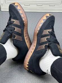 adidas ADIMATIC: zapatillas bajas, cómodas, versátiles, antideslizantes y resistentes al desgaste para hombre y mujer, en negro y marrón JR8034