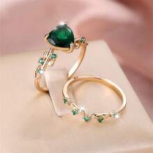 2pcs/Set Vintage Green Cubic Zirconia Heart Shaped Gold Plated Rings Set, Suitable For Valentine's Day, Parties And Daily Wear, Shiny And Durable Accessory