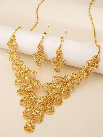 3 Stücke/Set wunderschönes Schmuckset mit Cut-Out Blütendesign, kupferfarbene vergoldete Anhänger Halskette und Ohrringe, geeignet für Frauen Festkleidung bei Hochzeiten, Partys und Veranstaltungen