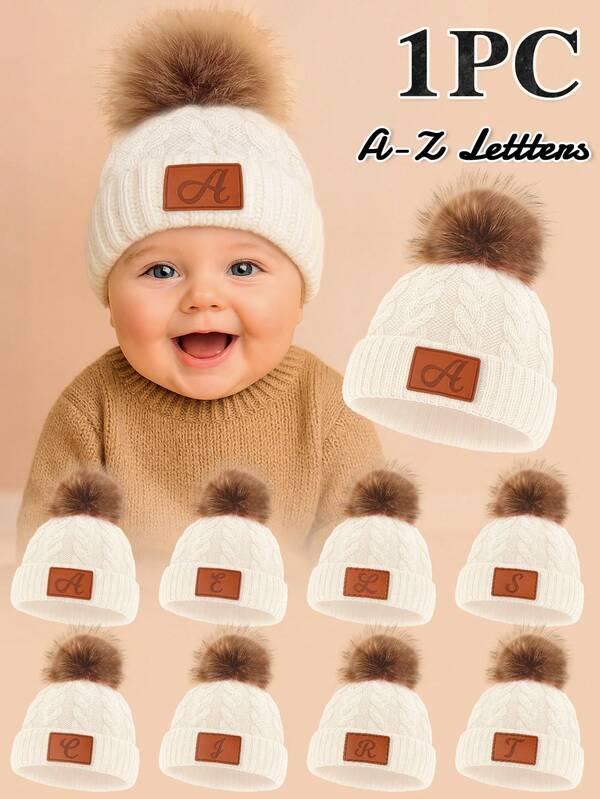 1 peça de gorro de malha branco infantil com letras gregas e decoração de pompom de pele, fofo e moderno, confortável e quente, adequado para bebês de 0 a 6 meses no outono/inverno