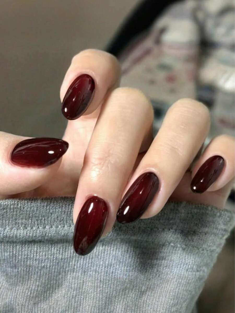 24片杏仁形美甲贴纸，欧美哥特式渐变黑色美甲，甜美时尚，适合精致风格，可重复使用，适合女性日常生活和旅行美甲用品