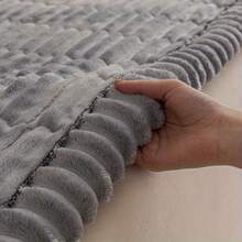 1pc Non-Slip Car Dog Mat, Heavy-Duty Pet Seat Cushion With Rear Extension Pad - Anti-Bite Wearing Floor Liner For SUVs, Sedans & Trucks (Small/Medium Large Breeds) Easy To Clean Durable Polyester Travel Protector, Seat Protector For Dogs, Dog Car Seat Cover Extender, Pet Car Mat,