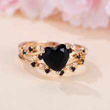 2pcs/Set Vintage Green Cubic Zirconia Heart Shaped Gold Plated Rings Set, Suitable For Valentine's Day, Parties And Daily Wear, Shiny And Durable Accessory