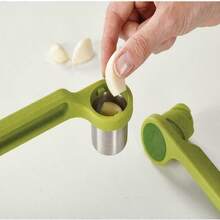 Joseph Joseph Helix Garlic Press Mincer Ergonomic Twist-Action Hand Juicer Stainless Steel, Green - MàuA - Xem 3