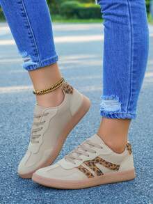 Contrast Color Preppy Casual Gym Sneakers For Women, Lace-Up Leopard Print Patchwork Brown Khaki Flat Retro Outdoor Sports Running Shoes, Run One Size Larger - Brown - View 5