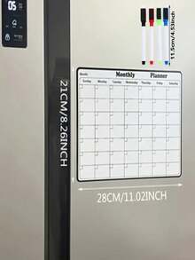 1块磁性可擦写月度计划板 + 4支白板笔，可擦写冰箱贴式日历，包含周计划和月计划，是家居、厨房和办公室的必备墙面装饰，非常适合日程安排、备忘录、学生、家庭和办公室规划。