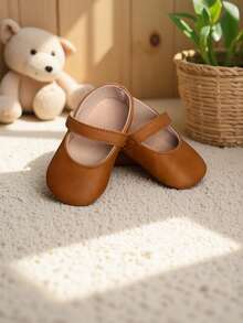 1 par de zapatos antirrastro de suela blanda de PU, diseño de hebilla única de puntera redonda y tacón plano, cómodos y transpirables de estilo minimalista y de moda, adecuados para uso diario de bebés de 0 a 1 año, atuendo de cumpleaños - Marrón - Ver 4