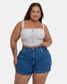 Shorts Plus Size Curto Curtinho Feminino Jeans Tamanhos Grandes Denim - Lavagem escura - Visão 3