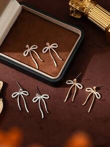 1 件时尚可爱风格金银蝴蝶结吊坠项链，镀 18K 金，适合日常和派对佩戴，女士珠宝礼物 - 蝴蝶結 - 查看 10