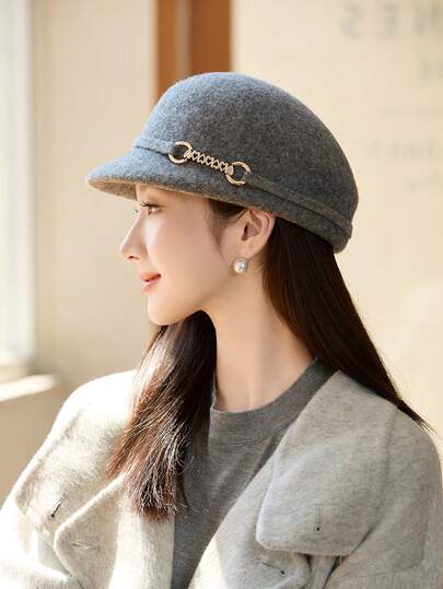 1 pezzo Basco da donna in colore unito con decorazione a cuore in metallo, adatto per l'autunno/inverno, basco a nuvola, basco da artista, berretto da giornalaio, cappello secchiello casual ed elegante, versatile, adatto per attività all'aperto, raduni, ciclismo, viaggi, feste, uso quotidiano in autunno