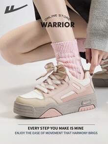 Warrior 女士板鞋，春夏轻便舒适透气，风格简约休闲，又不失时尚感，四季皆宜，耐磨耐穿，适合全天穿着，可作训练鞋、跑步鞋，保暖内衬运动鞋。 - 粉/米/杏 - 查看 4