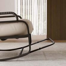 YCZ Grau/Beiger Rattanschaukelstuhl mit Sonnendach und klappbarem Fußhocker – ideal für Garten, Terrasse und Wohnzimmer