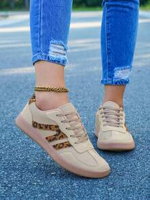 Contrast Color Preppy Casual Gym Sneakers For Women, Lace-Up Leopard Print Patchwork Brown Khaki Flat Retro Outdoor Sports Running Shoes, Run One Size Larger - Brown - View 3