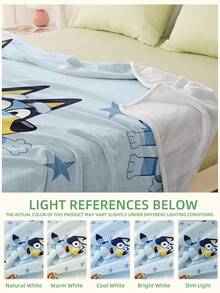 Bluey 1件装蓝色小精灵法兰绒毯 - 非常适合房间装饰，超级柔软轻盈，卡通印花，居家使用、日常使用皆宜，也是送给朋友、家人或自己的生日礼物，舒适保暖，可作房间装饰毯。注意：尺寸为28*39英寸 - 非常小巧。 - 彩色 - 查看 7