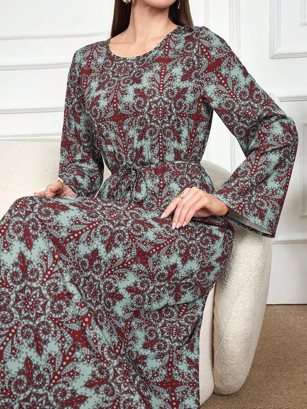 Vestido longo maxi boho com estampa floral para a primavera de 2025, modelo solto e moderno para o outono, com cinto, perfeito para férias, ocasiões casuais, festas, praia, formaturas e eventos noturnos.