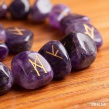 25 st snidade nordiska runstenar, asymmetriskt formade runtillbehörsset inklusive kvartsagatrunor, vintage trälåda, bordsduk, för spådom, dekoration, heminredning, jul, halloween, thanksgiving och andra högtidsgåvor - smyckestillverkning