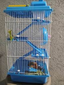 Jaula Premium Para Hámster,Jaula De Hámster De 4 Pisos Con Tobogán Y Hervidor De Agua Blue/marrón,23*17*44cm,Un parque infantil para animales pequeños, fácil de limpiar, resistente y duradero,Portátil y conveniente, la jaula para mascotas es pequeña y exquisita, bien ventilada, fácil de llevar a su mascota al hospital/juego al aire libre. Todo el dispositivo es muy ligero y se puede llevar fácilmente en viajes al aire libre, ya sea en paseos o excursiones. Pintura sin plomo, por lo que no es tóxica para los hámsters. - azul - Ver 7