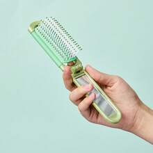Miniso 1 pieza Espejo plegable con peine de peluche de Las Chicas Superpoderosas, compacto y portátil, hecho de plástico de alta calidad, diseño de espejo y peine en uno, muy conveniente para el maquillaje y el peinado diario - Verde - Ver 9