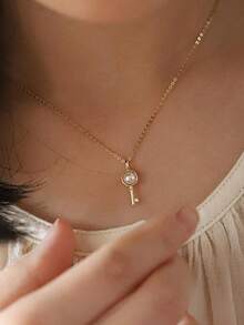 GAGAFEEL 1 Stück S925 Sterling Silber überzogene Damen elegante zierliche Schlüssel Anhänger Halskette Schmuckgeschenk