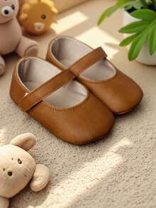 1 par de zapatos antirrastro de suela blanda de PU, diseño de hebilla única de puntera redonda y tacón plano, cómodos y transpirables de estilo minimalista y de moda, adecuados para uso diario de bebés de 0 a 1 año, atuendo de cumpleaños - Marrón - Ver 8