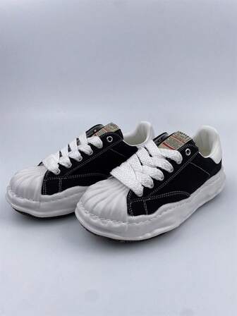 新款轻便透气减震运动鞋