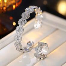 Modny minimalistyczny okrągły uśmiechnięty twarz miedziany cyrkonia sześcienna dekoracyjny dodatek, odpowiedni na imprezy i spotkania