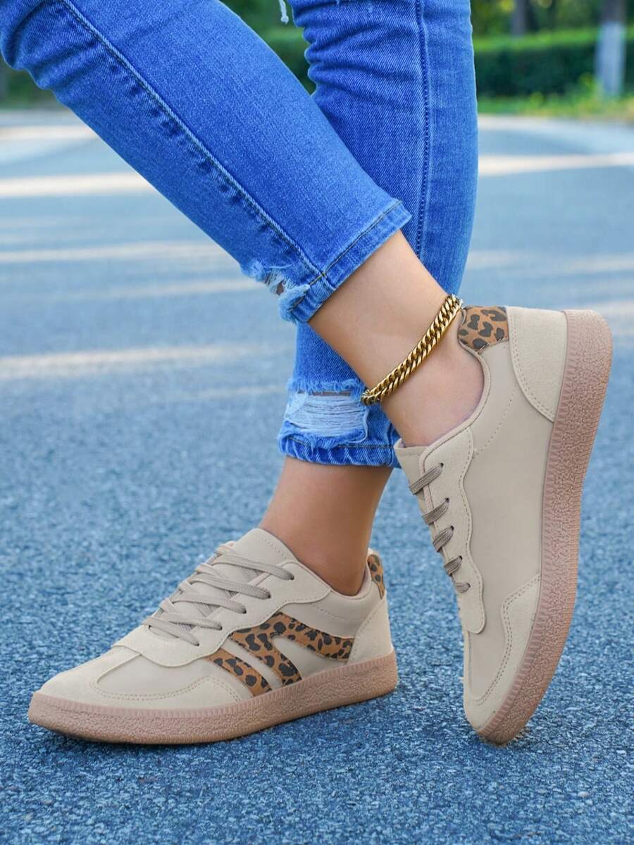 Contrast Color Preppy Casual Gym Sneakers For Women, Lace-Up Leopard Print Patchwork Brown Khaki Flat Retro Outdoor Sports Running Shoes, Run One Size Larger - Brown - View 1