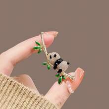 Fashion New Chinese Style Panda Brooch Anti-Exposure Bamboo High-Quality Cheongsam Collar Pin Cute Cartoon Animal Brooch - 1 - 查看 2