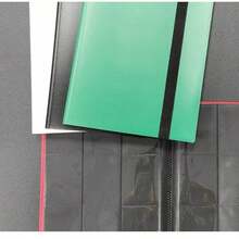 这款9格卡片收纳册可容纳多达360张卡片，并附赠20个优质卡套，让您的VMAX、GX、冰球卡和棒球卡井然有序。它防水防潮，方便翻阅，是保护您珍贵卡片的理想收藏品。 - 彩色 - 查看 7