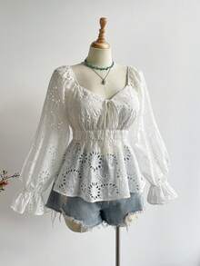 Rusttydustty 女士复古法式蕾丝刺绣 V 领系带袖口白色长袖衬衫，网络星期一圣诞节万圣节新年派对装