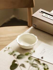 1pc Floral Cream-Color Round Bowl, Minimalist Fresh Cute Textured Floral Rim Cream Ceramic Round Bowl, High-Quality Creative Dessert, Cake, Fruit, Salad Bowl For Home And Restaurant Use