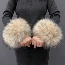 1 Pair Faux Fur Pom Pom Hand Wrist Wrap Sleevelet Rabbit Fur Imitation Bracelet Cuff - 卡其提花 - 查看 13