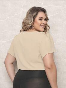 ONLYONE - PLUS SIZE WOMEN'S BLOUSE, SHORT SLEEVE PRINCESS, PLEATES ON THE NECKLINE, LIGHT DUNES - ELEGANT WOMEN'S BLOUSES, LARGE - 淺米色 - 查看 3