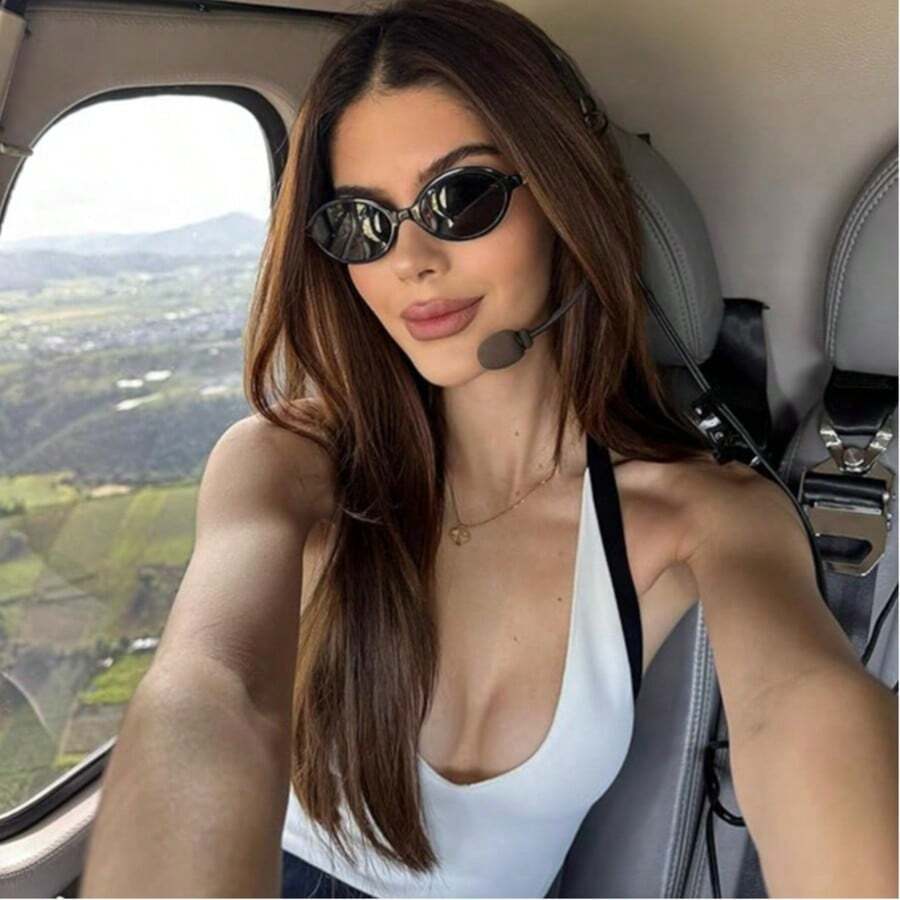 Women's Retro Oval Sunglasses, Stylish Small Retro Round Sunglasses, UV Protection - Black - View 1