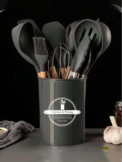 Juego de 12 piezas de utensilios de cocina multifuncionales con mango de madera minimalista, adecuado para sartenes antiadherentes, incluye espátula, cuchara, pinzas, batidor, recipiente de almacenamiento, juego de utensilios de cocina resistentes al calor, utensilios de cocina, suministros para cenas, suministros para fiestas. Regalo de Navidad.