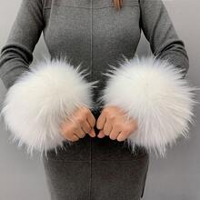 1 Pair Faux Fur Pom Pom Hand Wrist Wrap Sleevelet Rabbit Fur Imitation Bracelet Cuff - 卡其提花 - 查看 2