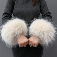 1 Pair Faux Fur Pom Pom Hand Wrist Wrap Sleevelet Rabbit Fur Imitation Bracelet Cuff - 卡其提花 - 查看 7