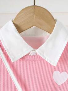 2pcs/Set Baby Girls' Sweet Outfit, White Collar Dress + Pink Heart Knitted Vest (Includes Heart Crossbody Bag), Princess Elegant & Cute Outfit For Daily Wear, Party, Gift - Multicolor - View 3