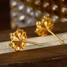 18K镀金优雅花卉耳钉，复古风格女士珠宝 - 金色 - 查看 4