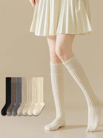 1 双多色/小腿袜，厚实温暖的秋冬长筒袜，采用绞花针织图案，时尚创意的高品质女士袜子，透气舒适，吸湿排汗，适合休闲和复古过膝穿着