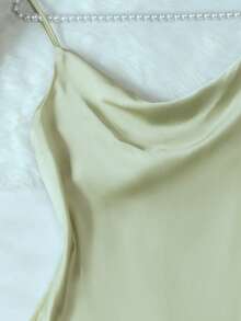 全新绿色仿丝性感睡衣，丝滑缎面飘逸领口高端吊带睡袍，抢手 - 綠色 - 查看 11