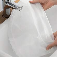 耐用的 PVC 塑料电风扇防尘罩 - 适用于所有风扇，易于清洁的设计，适合所有季节，家庭和办公室使用，莲花边缘设计，简约的外观，坚固的结构，办公室配件，用户必备