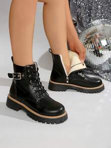 [Thermisch gefüttert & warm] Schwarze Leder-Schnürstiefel mit Schnalle, dicke Sohle für Damen, im Retro-Europäischen & Britischen Stil Motorradstiefel, rutschfeste Knöchelstiefel für Herbst/Winter