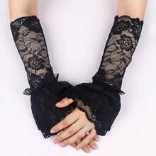 L'VOW 2Pcs Gothic Black Lace Feather Long Gloves For Women Halloween Witch Costume Swan Wristband Cuff{"Color_name":"Lace-Black"} - 蕾絲黑 - 查看 4
