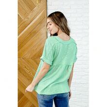 Camiseta de cuello en V lisa y elegante en verde menta - Multicolor - Ver 4