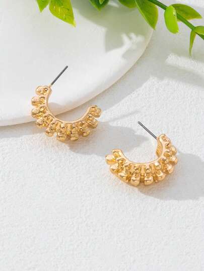 1 par de pendientes de aro de metal retro con cuentas geométricas, adecuados para el uso diario de las mujeres