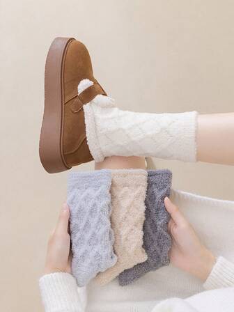 2 Pairs/1 Pair Women Rhombus Pattern Colorful Mid-Calf Socks, Coral Thermal Lined Thick Warm Socks For Autumn/Winter, Cozy House/Sleeping Socks, Fluffy Socks