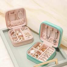 Caja de viaje de joyería de PU de alta calidad, caja de joyería, caja de almacenamiento de joyería pequeña, gran capacidad adecuada para guardar anillos, aretes, colgantes, relojes, collares, lápices labiales; el regalo perfecto para Halloween, Acción de Gracias, San Valentín y Navidad