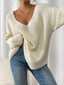 Large-Sized Women's Solid-Color V-Neck Drop-Shoulder Long-Sleeved Loose-Fitting Casual Knit Base Layer Sweater, Suitable For Autumn And Winter Seasons, With A Pullover Style